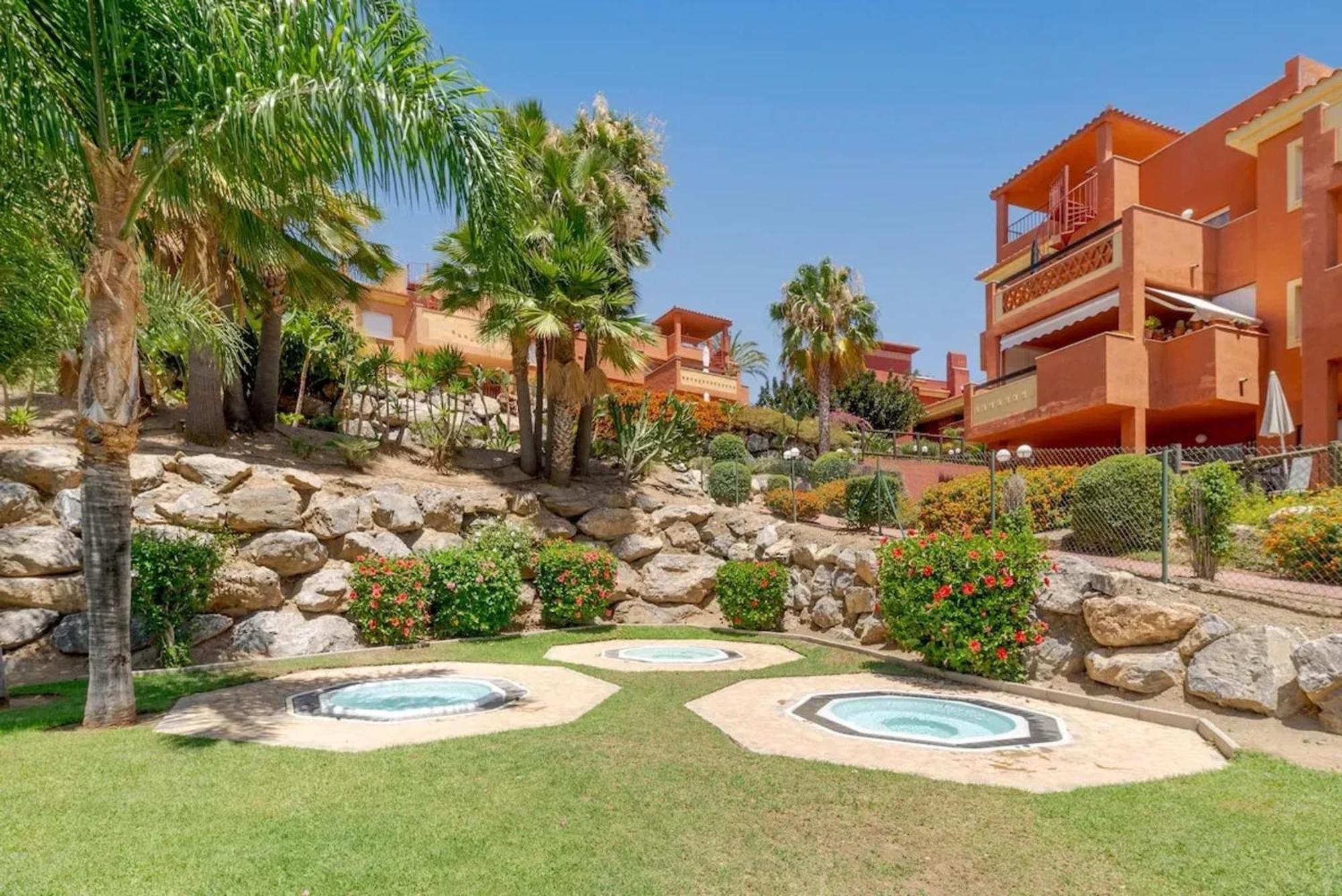 Stunning 5 Minutes From The And Golf! Marbella