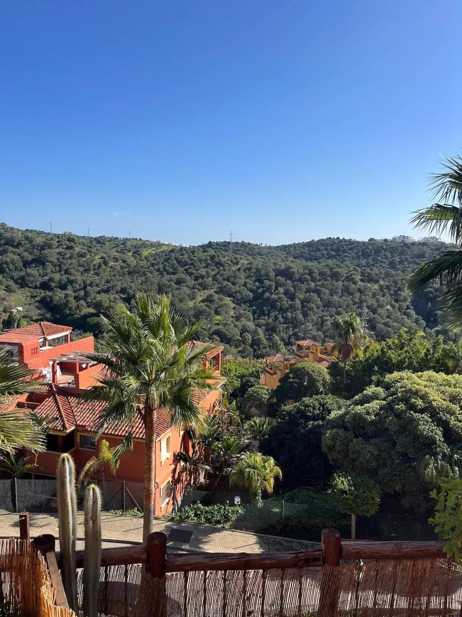 Stunning 5 Minutes From The And Golf! Apartment Marbella