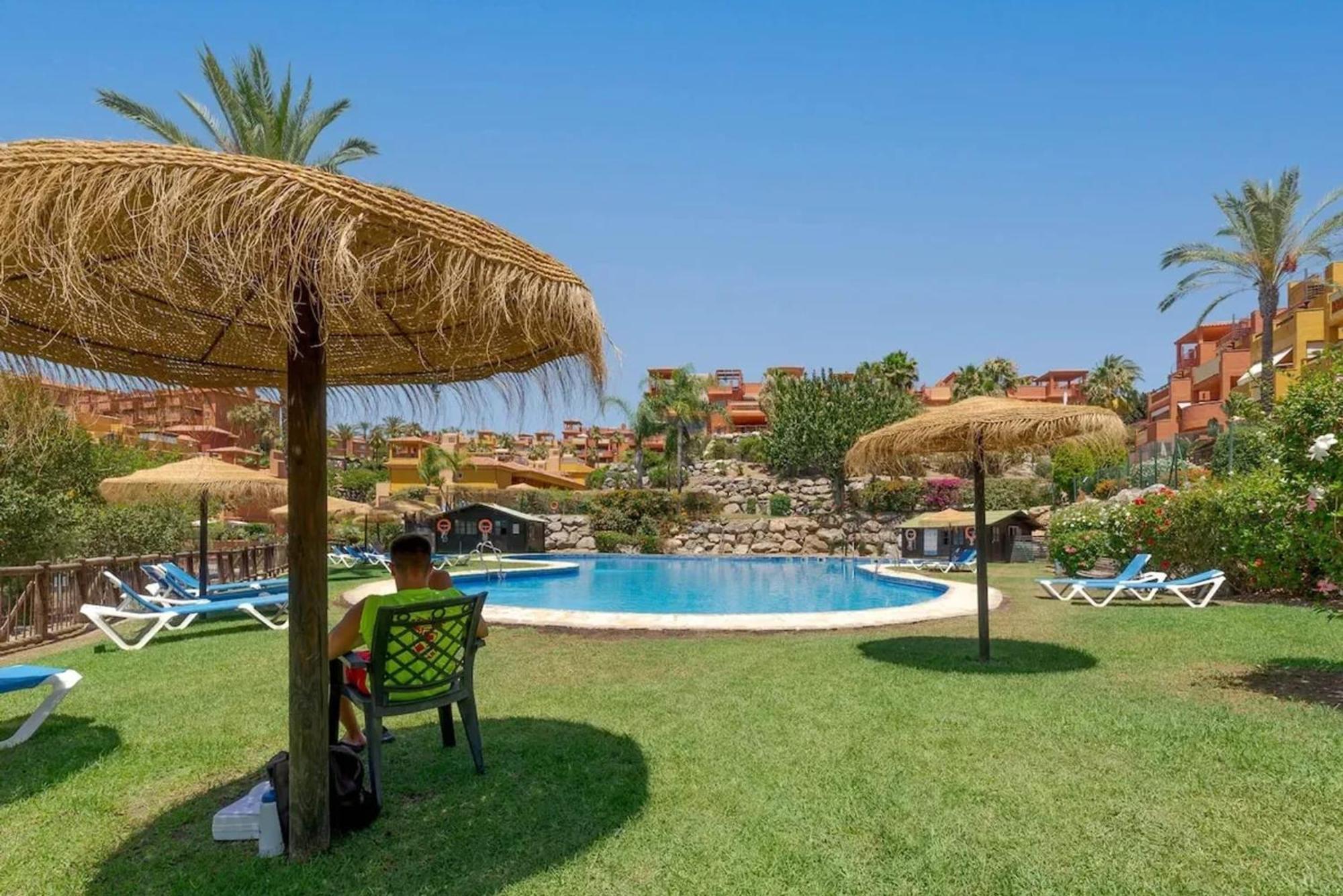 Apartment Stunning 5 Minutes From The And Golf!