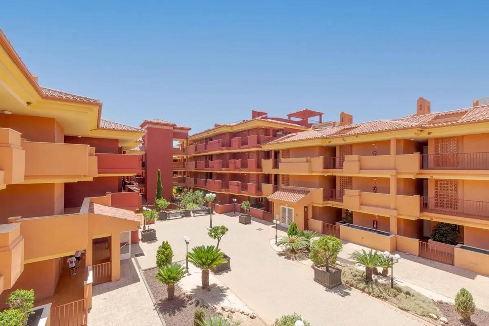 Apartment Stunning 5 Minutes From The And Golf!
