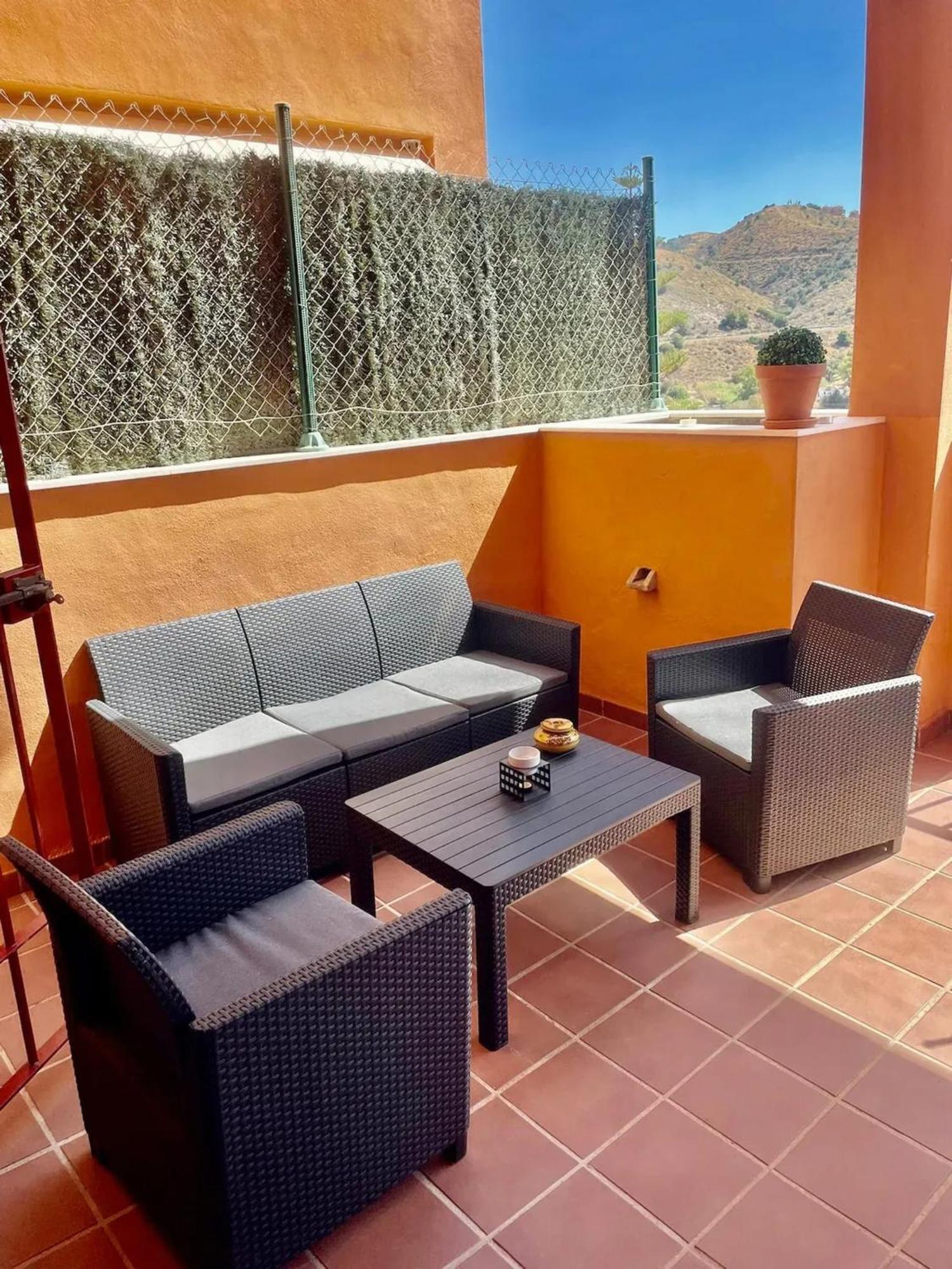 Apartment Stunning 5 Minutes From The And Golf! *