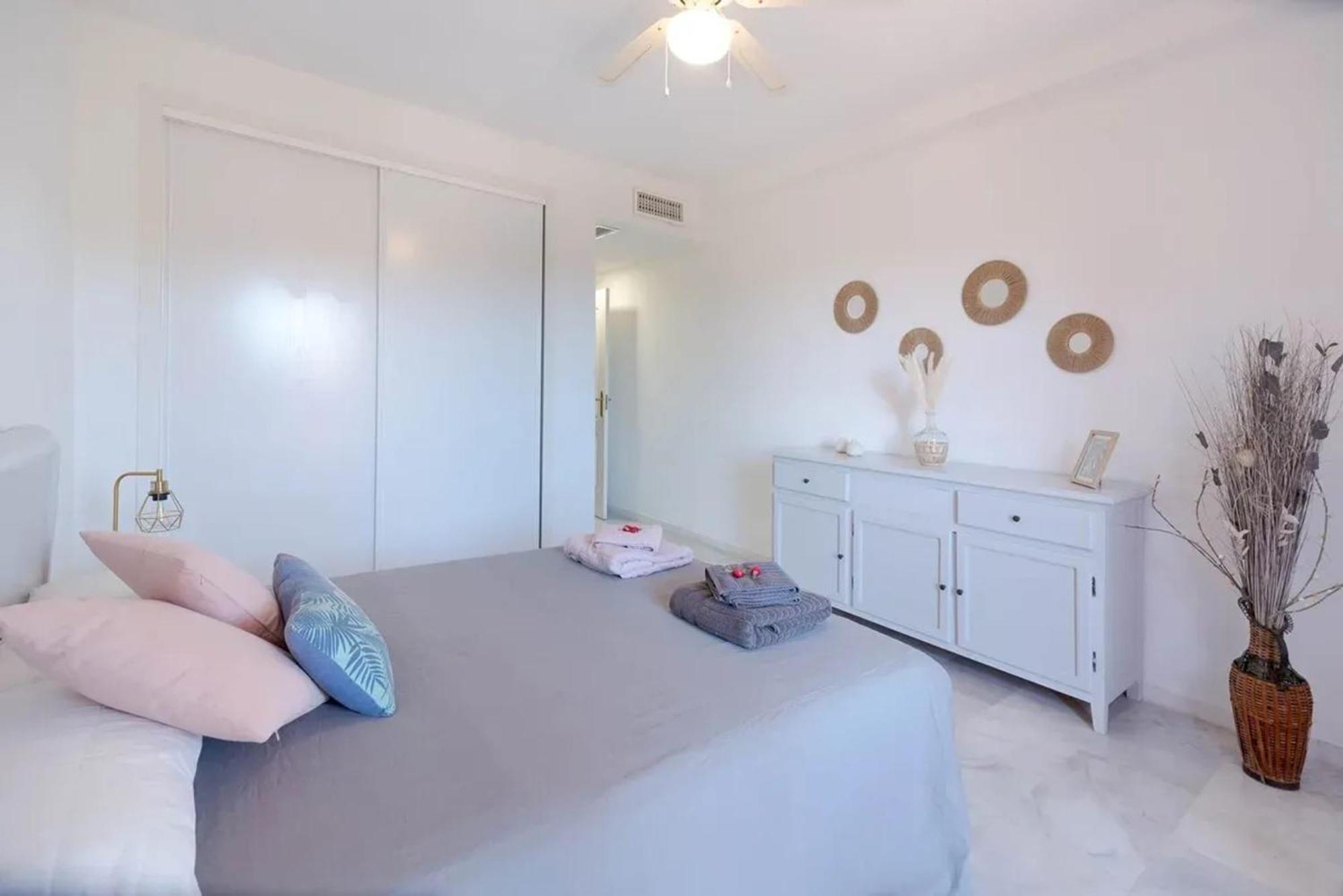Stunning 5 Minutes From The And Golf! Apartment Marbella