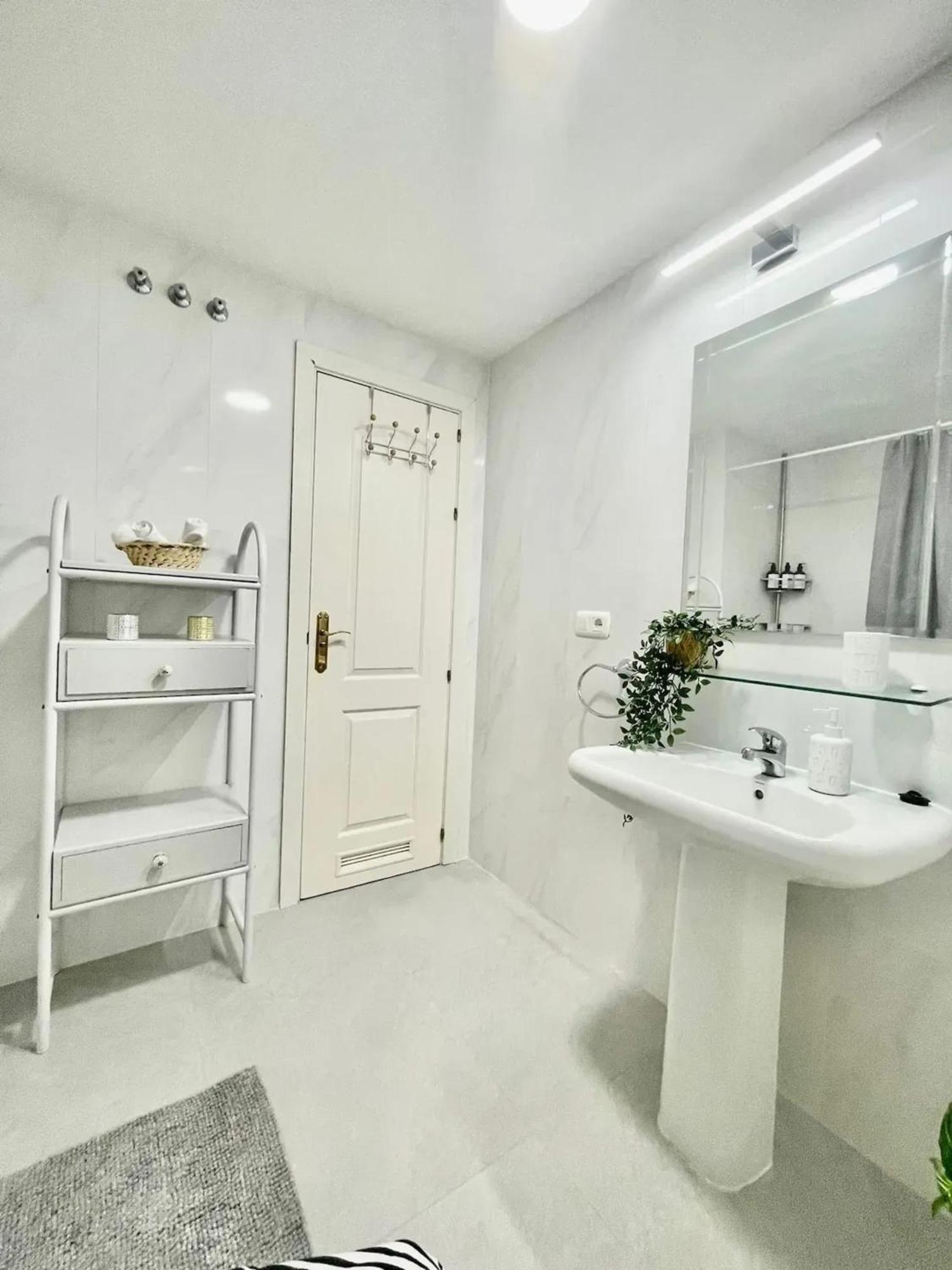 Apartment Stunning 5 Minutes From The And Golf! Marbella