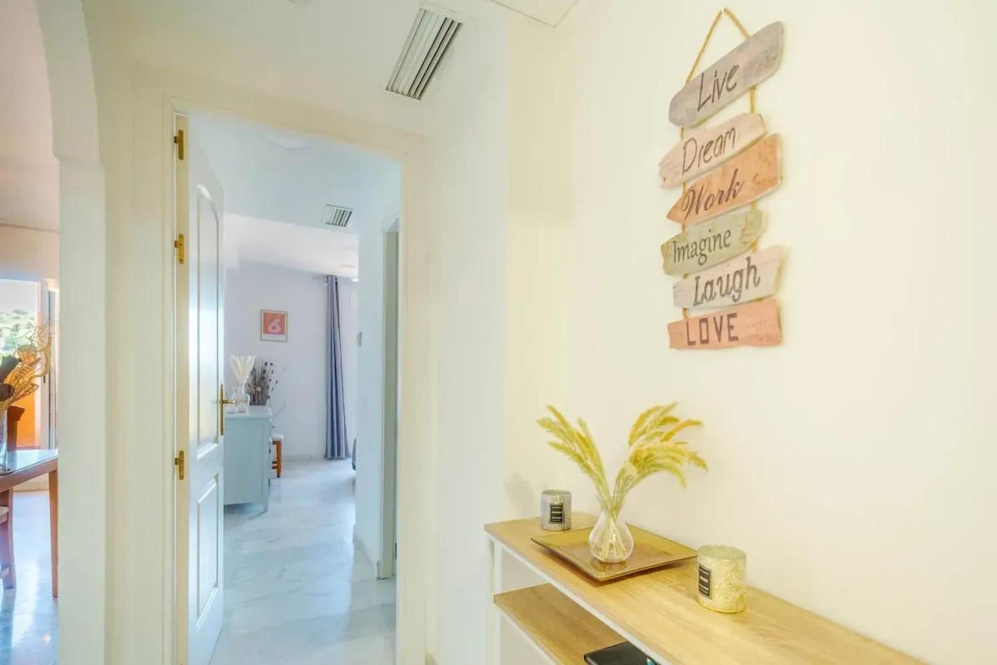 Apartment Stunning 5 Minutes From The And Golf!