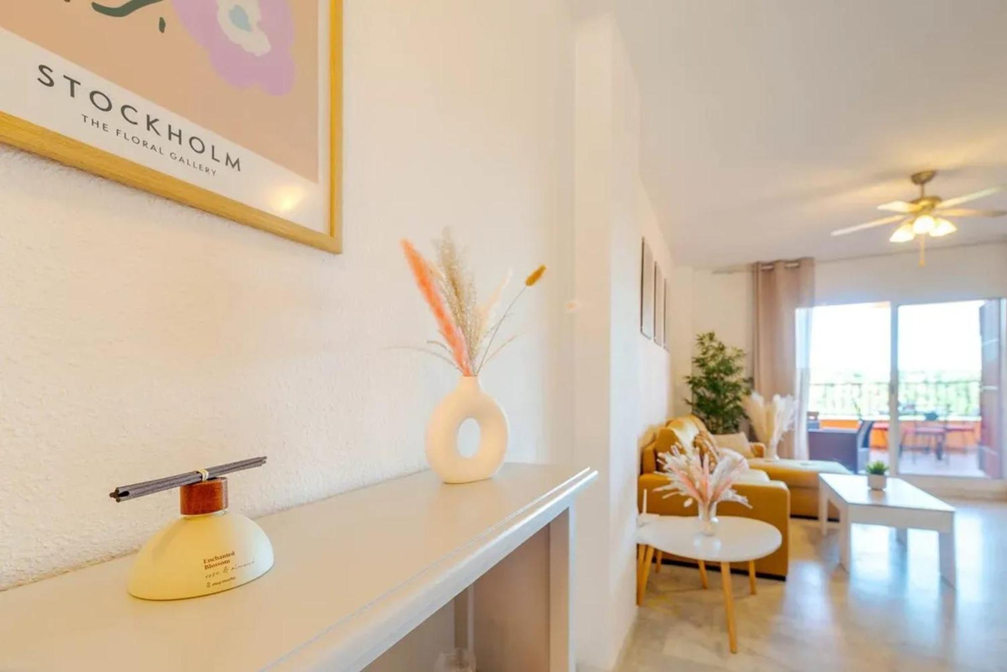 Stunning 5 Minutes From The And Golf! Apartment *