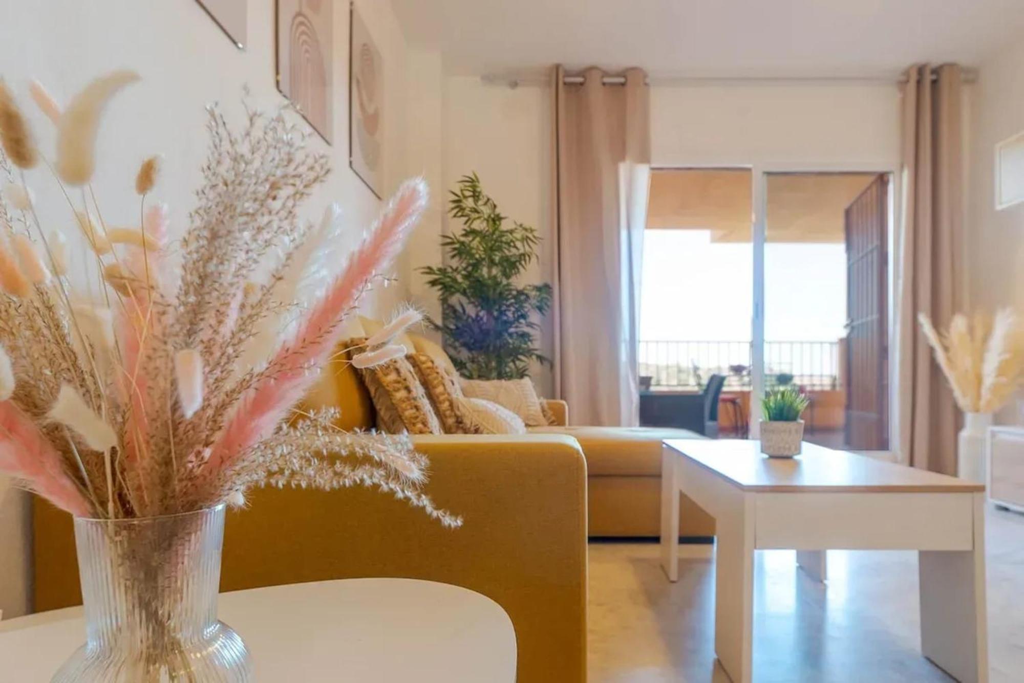 Apartment Stunning 5 Minutes From The And Golf!