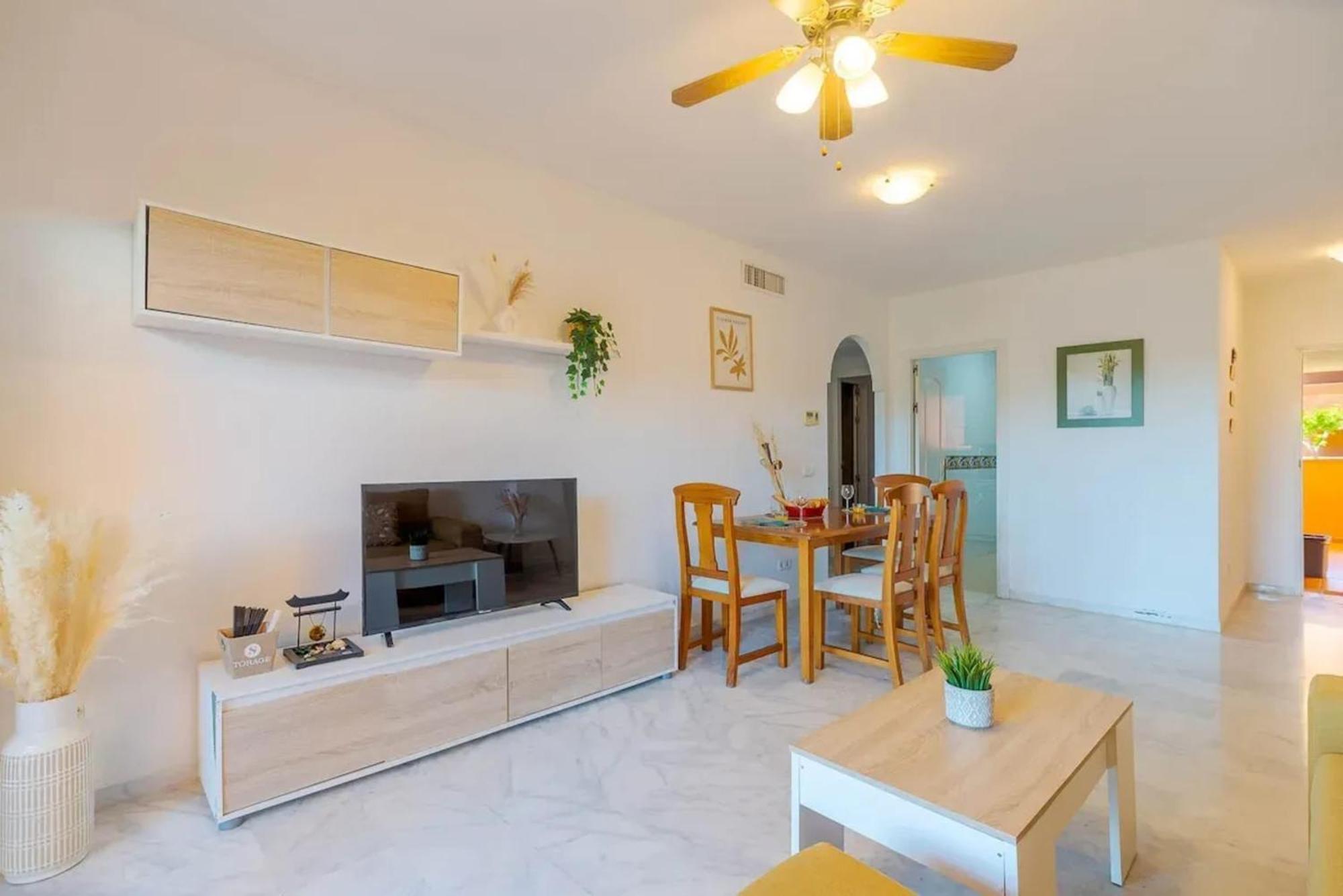 Stunning 5 Minutes From The And Golf! *